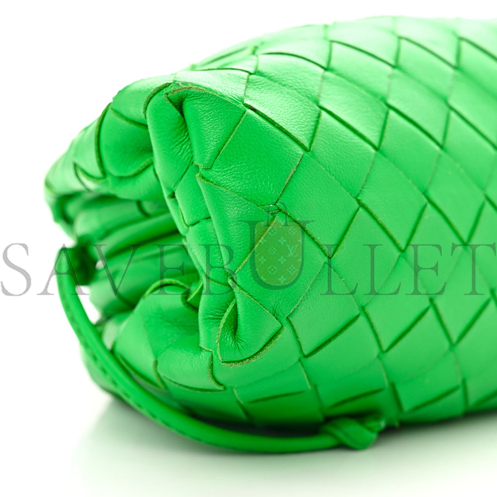 BOTTEGA VENETA NAPPA INTRECCIATO THE MINI POUCH CLUTCH PARAKEET (22*13*6cm) BOTTEGA VENETA NAPPA INTRECCIATO THE MINI POUCH CLUTCH PARAKEET (22*13*6cm)